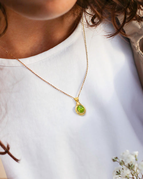 Classic Oval Bezel Necklace Pendant In Sterling Silver With Peridot