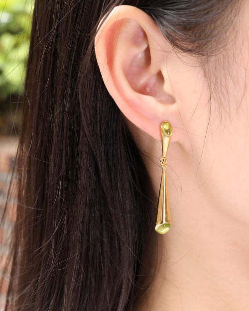 Conical Drop Earrings In Sterling Silver With Peridot