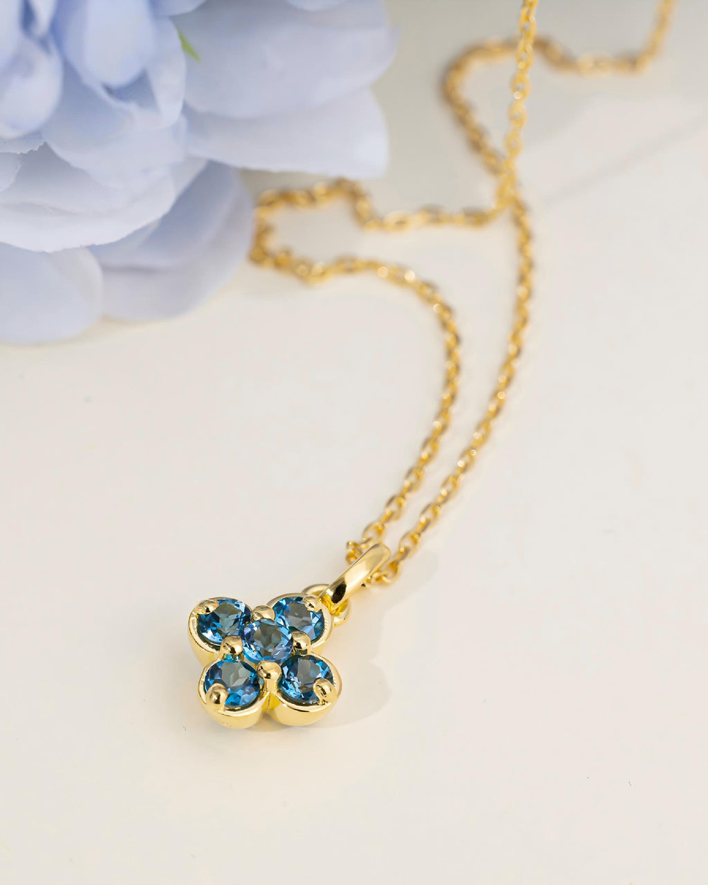Four Leaf Clover Necklace Pendant In Sterling Silver With Topaz