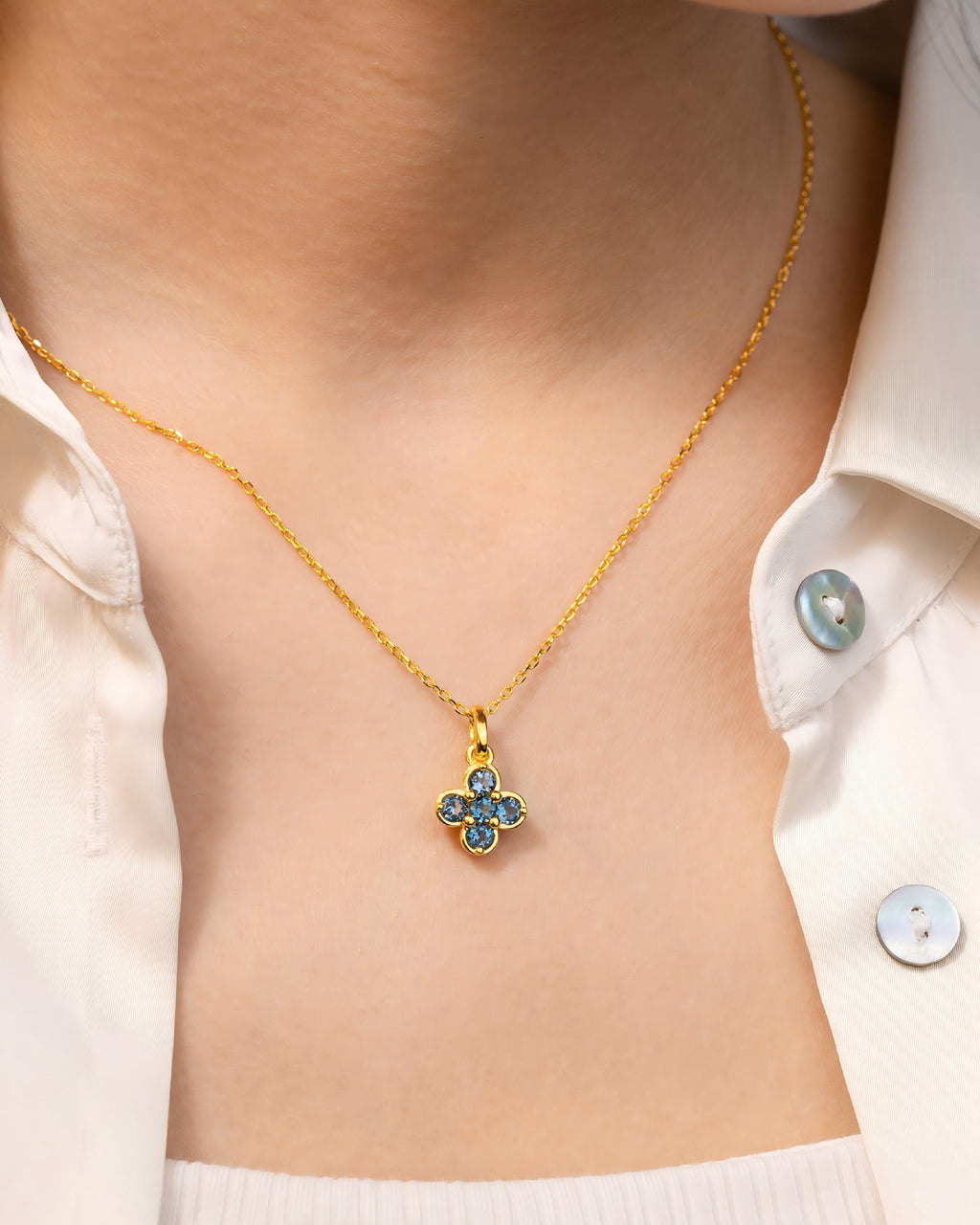 Four Leaf Clover Necklace Pendant In Sterling Silver With Topaz