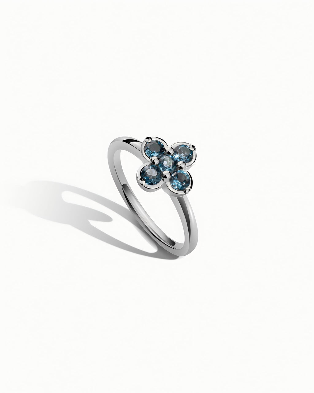 Four Leaf Clover Ring In Sterling Silver With Topaz