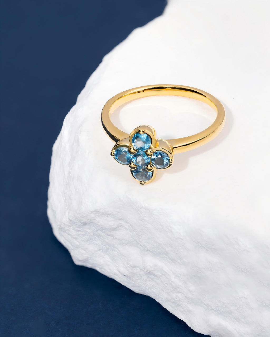 Four Leaf Clover Ring In Sterling Silver With Topaz