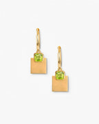 Tag Huggie Earrings In Sterling Silver With Peridot