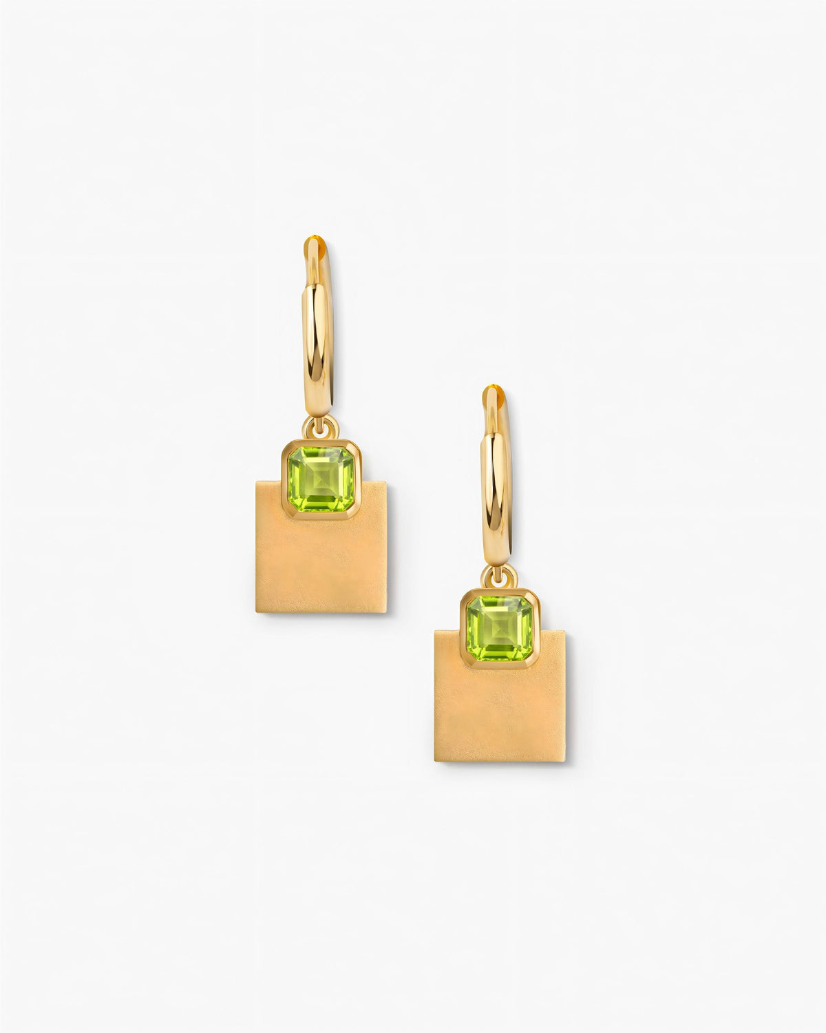 Tag Huggie Earrings In Sterling Silver With Peridot